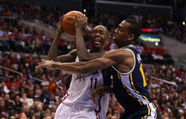 Les Los Angeles Clippers de Ronny Turiaf, vainqueurs des Utah Jazz dimanche à domicile (107-96), sont devenus la troisième équipe de l'histoire de la NBA à présenter un bilan parfait de 16 victoires et aucune défaite lors d'un même mois. Les Los Angeles Clippers de Ronny Turiaf, vainqueurs des Utah Jazz dimanche à domicile (107-96), sont devenus la troisième équipe de l'histoire de la NBA à présenter un bilan parfait de 16 victoires et aucune défaite lors d'un même mois.