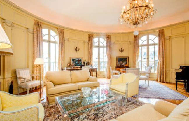 Appartement en vente dans le quartier de Victor Hugo, dans le 16ème arrondissement de Paris, fin 2013. Appartement en vente dans le quartier de Victor Hugo, dans le 16ème arrondissement de Paris, fin 2013.