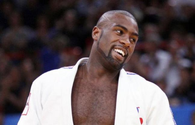 Le judoka français Teddy Riner, lors des championnats du monde de judo de Bercy, le 27 août 2011. Le judoka français Teddy Riner, lors des championnats du monde de judo de Bercy, le 27 août 2011.