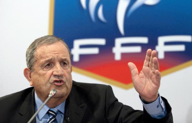 Le président de la fédération française de football, Fernand Duchaussoy, le 23 juillet 2010. Le président de la fédération française de football, Fernand Duchaussoy, le 23 juillet 2010.