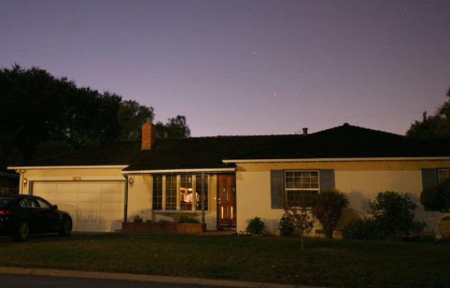 La maison d'enfance de Steve Jobs, photographiée en octobre 2011. La maison d'enfance de Steve Jobs, photographiée en octobre 2011.