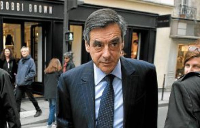 A la question « Vous serez donc candidat à la présidence de l'UMP ? », Fillon répond : « Je prendrai toute ma part, avec d'autres, à cette compétition. » A la question « Vous serez donc candidat à la présidence de l'UMP ? », Fillon répond : « Je prendrai toute ma part, avec d'autres, à cette compétition. »