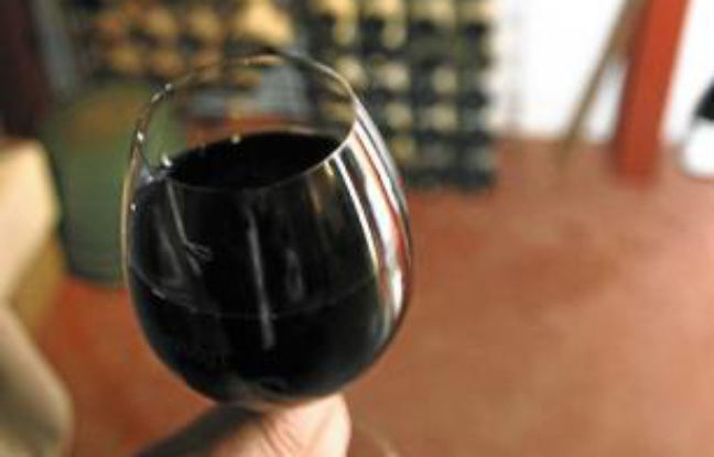 35 des 120 produits sous signe de qualité sont des vins et spiritueux. 35 des 120 produits sous signe de qualité sont des vins et spiritueux.