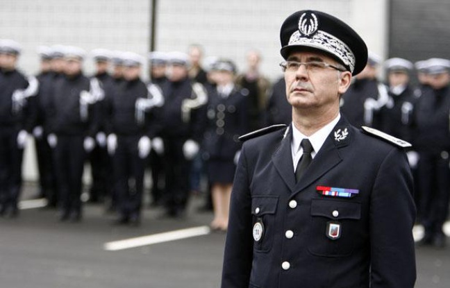 Jean-Claude Menault, Directeur Départemental de la Sécurité Publique, mis en GAV à paris par la police des polices dans le cadre de l’affaire du Carlton. Jean-Claude Menault, Directeur Départemental de la Sécurité Publique, mis en GAV à paris par la police des polices dans le cadre de l’affaire du Carlton.