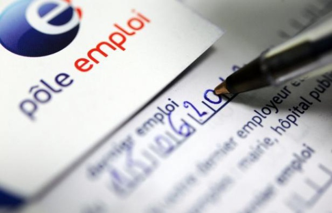 Les chiffres des inscrits à Pôle emploi en janvier, dévoilés mardi, devraient être en hausse pour le 21e mois consécutif et flirter avec le record de 1997 (3,2 millions), François Hollande conditionnant désormais l'inversion de la courbe avant fin 2013 à une hypothétique reprise. Les chiffres des inscrits à Pôle emploi en janvier, dévoilés mardi, devraient être en hausse pour le 21e mois consécutif et flirter avec le record de 1997 (3,2 millions), François Hollande conditionnant désormais l'inversion de la courbe avant fin 2013 à une hypothétique reprise.