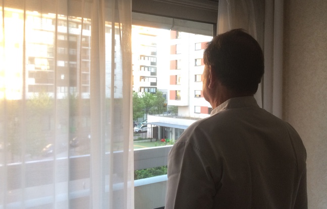 Alain, kinésithérapeute à Paris, paie l'ISF, "un impôt totalement absurde, confiscatoire et injuste". Alain, kinésithérapeute à Paris, paie l'ISF, "un impôt totalement absurde, confiscatoire et injuste".