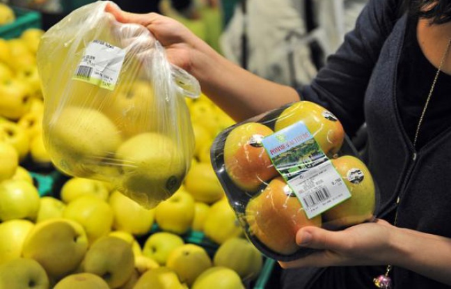 Entre des pommes en vrac, et des pommes emballées, le prix varie du simple au double. Le prix de l'emballage. Entre des pommes en vrac, et des pommes emballées, le prix varie du simple au double. Le prix de l'emballage.