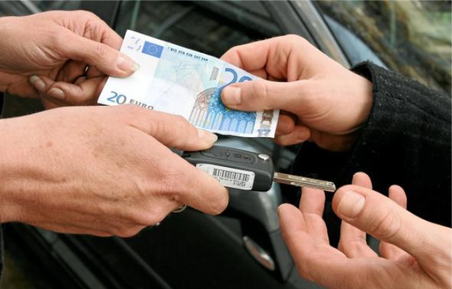 Prêter sa voiture contre des sous, un moyen de rentabiliser un véhicule laissé au parking. Prêter sa voiture contre des sous, un moyen de rentabiliser un véhicule laissé au parking.