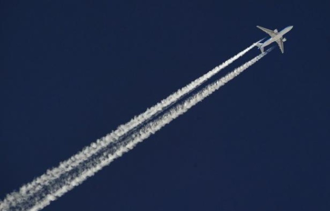 Le transport aérien se développera-t-il impétueusement d'ici à 2050 suivant la plupart des projections de trafic, ou les avions seront-ils cloués au sol par une énergie trop chère et trop rare? Spécialistes français et européens s'interrogent. Le transport aérien se développera-t-il impétueusement d'ici à 2050 suivant la plupart des projections de trafic, ou les avions seront-ils cloués au sol par une énergie trop chère et trop rare? Spécialistes français et européens s'interrogent.