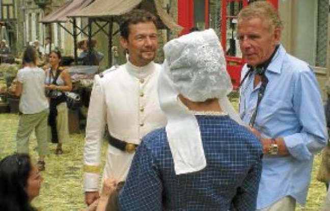 PPDA, en juin dernier à Dinan, sur le tournage de son téléfilm Mon frère Yves. PPDA, en juin dernier à Dinan, sur le tournage de son téléfilm Mon frère Yves.