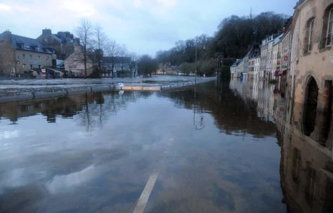 La ville de Quimperlé, dans le Finistère, a subi des inondations. Le 3 janvier 2014. La ville de Quimperlé, dans le Finistère, a subi des inondations. Le 3 janvier 2014.