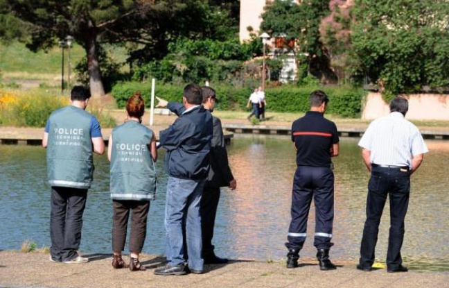 L'enfant de 4 ans porté disparu dimanche soir à Toulouse a été retrouvé mort dans un lac non loin de l'immeuble où il vivait. L'enfant de 4 ans porté disparu dimanche soir à Toulouse a été retrouvé mort dans un lac non loin de l'immeuble où il vivait.