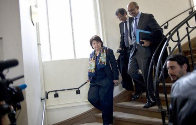 Martine Aubry et Harlem Désir, au siège du PS, à Paris, le 14 mars 2012. Martine Aubry et Harlem Désir, au siège du PS, à Paris, le 14 mars 2012.
