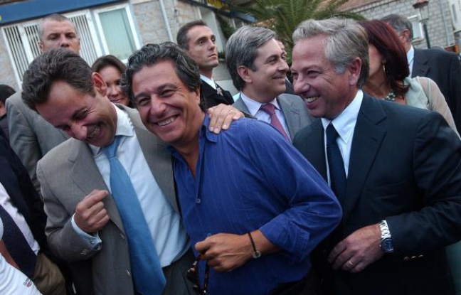 Nicolas Sarkozy, alors ministre de l'Economie, plaisante avec Christian Clavier et Camille de Rocca Serra, le 11 septembre 2004, à Porto-Vecchio. Il est venu assister à l'avant-première de «l'Enquête Corse», dans lequel joue Clavier. Nicolas Sarkozy, alors ministre de l'Economie, plaisante avec Christian Clavier et Camille de Rocca Serra, le 11 septembre 2004, à Porto-Vecchio. Il est venu assister à l'avant-première de «l'Enquête Corse», dans lequel joue Clavier.