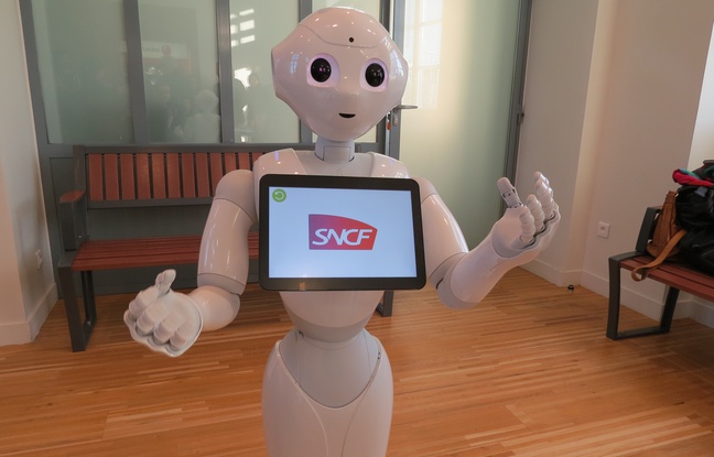 Le robot Pepper en gare de Nort-sur-Erdre mercredi 9 décembre 2015. Le robot Pepper en gare de Nort-sur-Erdre mercredi 9 décembre 2015.