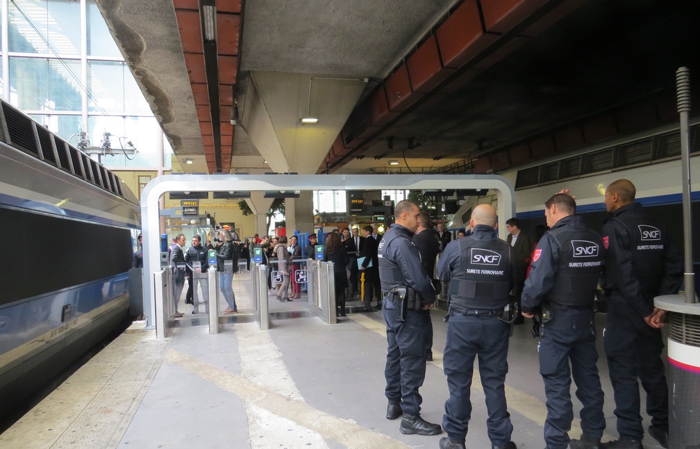 Marseille De nouveaux portiques d'embarquement à la gare SaintCharles Marseille De nouveaux portiques d'embarquement à la gare SaintCharles