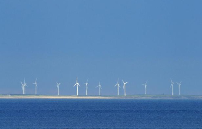 Une ferme éolienne sur la côte irlandaise. Une ferme éolienne sur la côte irlandaise.