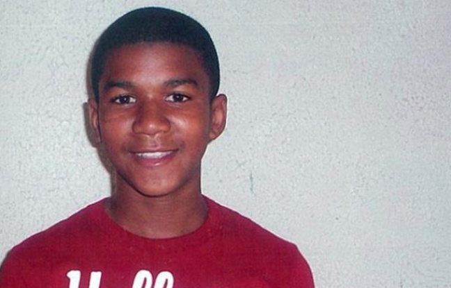 Trayvon Martin, un adolescent de 17 ans, tué le 26 février 2012 par George Zimmerman, qui plaide la légitime défense. Trayvon Martin, un adolescent de 17 ans, tué le 26 février 2012 par George Zimmerman, qui plaide la légitime défense.
