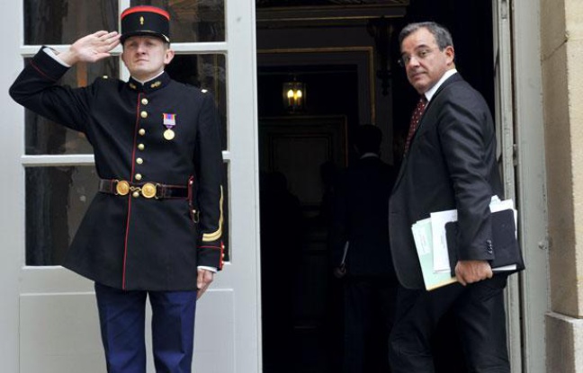 Thierry Mariani, le ministre des Transports, à l'hôtel Matignon, le 11 mai 2011. Thierry Mariani, le ministre des Transports, à l'hôtel Matignon, le 11 mai 2011.