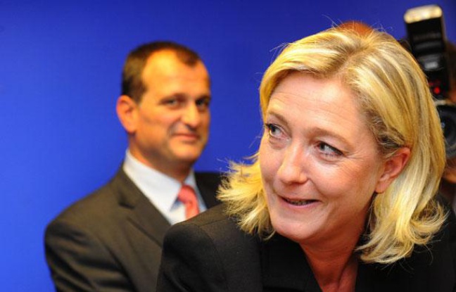 Louis Aliot et Marine Le Pen à Nanterre, le 6 octobre 2011. Louis Aliot et Marine Le Pen à Nanterre, le 6 octobre 2011.