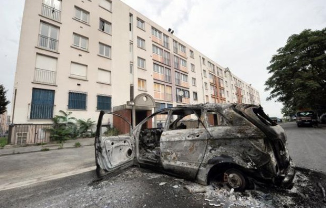 Les premiers éléments de l'enquête administrative diligentée juste avant les heurts dans le quartier d'Amiens-nord dans la nuit du 13 au 14 août justifient l'intervention policière la veille des affrontements. Les premiers éléments de l'enquête administrative diligentée juste avant les heurts dans le quartier d'Amiens-nord dans la nuit du 13 au 14 août justifient l'intervention policière la veille des affrontements.