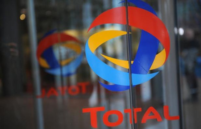 Total est en discussion avec le groupe pétrolier public chinois Sinopec sur la création d'une coentreprise d'exploration et production de gaz de schiste en Chine, a affirmé dimanche le directeur général du français au Wall Street Journal, se disant en outre ouvert à une montée au capital du pays qui détient 2% de son groupe. Total est en discussion avec le groupe pétrolier public chinois Sinopec sur la création d'une coentreprise d'exploration et production de gaz de schiste en Chine, a affirmé dimanche le directeur général du français au Wall Street Journal, se disant en outre ouvert à une montée au capital du pays qui détient 2% de son groupe.