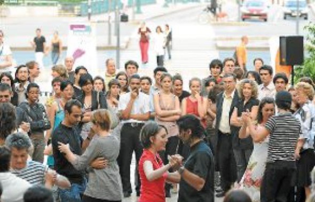 La place Gailleton (2e) sera le repère, tout le week-end, des amateurs de salsa. La place Gailleton (2e) sera le repère, tout le week-end, des amateurs de salsa.
