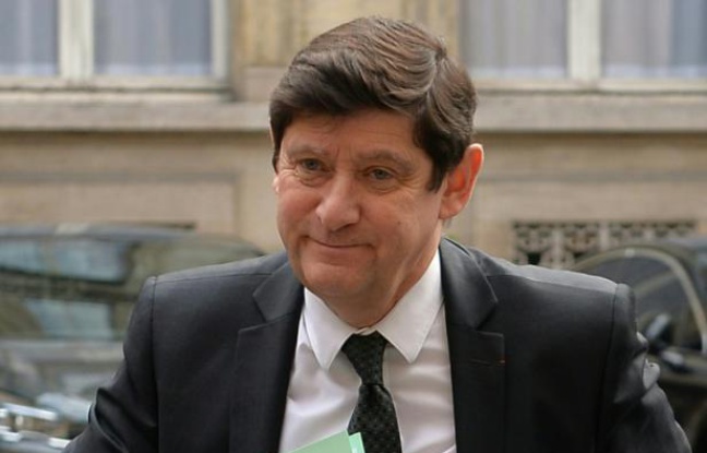 Le ministre de la Ville Patrick Kanner, lors d'une réunion au ministère de l'Intérieur le 23 mars 2016 Le ministre de la Ville Patrick Kanner, lors d'une réunion au ministère de l'Intérieur le 23 mars 2016