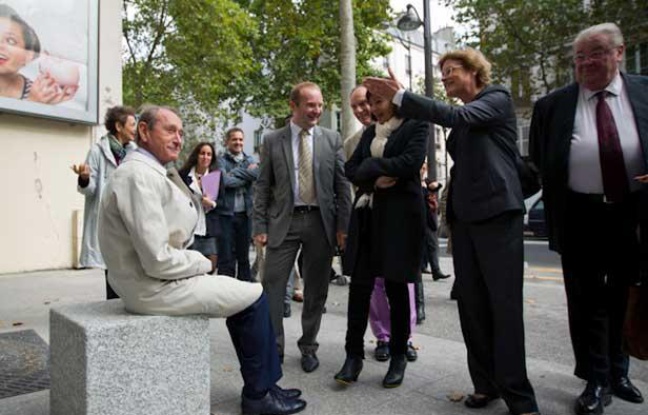 Bertrand Delanoë a inauguré les nouveaux aménagements de l'avenue de Clichy avec ses adjoints et les maires des 17e et 18e arrondissements, lundi 16 septembre 2013. Bertrand Delanoë a inauguré les nouveaux aménagements de l'avenue de Clichy avec ses adjoints et les maires des 17e et 18e arrondissements, lundi 16 septembre 2013.