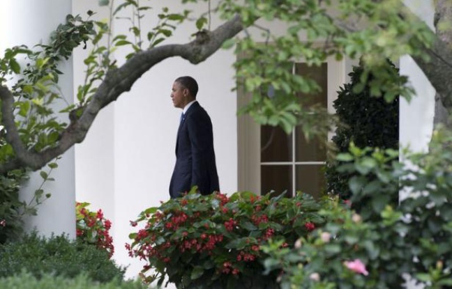 Barack Obama a essuyé jeudi une série de sondages préoccupants en vue de la présidentielle du 6 novembre, au moment où il entamait une tournée de deux jours en Floride (sud-est), Etat crucial par excellence sur la carte électorale américaine. Barack Obama a essuyé jeudi une série de sondages préoccupants en vue de la présidentielle du 6 novembre, au moment où il entamait une tournée de deux jours en Floride (sud-est), Etat crucial par excellence sur la carte électorale américaine.