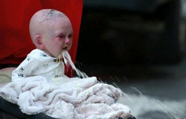 Virgin River Qui Est Le Pere Du Bebe De Mel VIDEO. Peur sur New York: Un bébé possédé vomit sur des passants