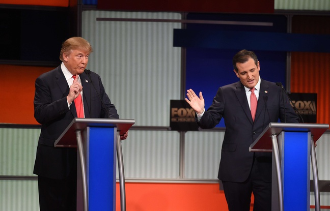 Les républicains Donald Trump et Ted Cruz, le 14 janvier 2016 lors du débat de Charleston, en Caroline du Sud. Les républicains Donald Trump et Ted Cruz, le 14 janvier 2016 lors du débat de Charleston, en Caroline du Sud.