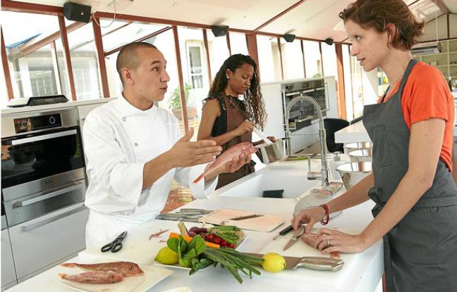 Cours de cuisine au Saint-James à Bouliac mené par Nicolas NGuyen Cours de cuisine au Saint-James à Bouliac mené par Nicolas NGuyen