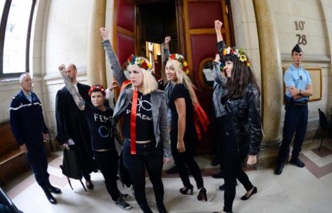Le tribunal correctionnel de Paris a renvoyé vendredi au 19 février le procès de neuf membres du groupe féministe Femen, poursuivies pour des dégradations sur une cloche de Notre-Dame, en attendant les conclusions de l'enquête sur leur expulsion houleuse de la cathédrale. Le tribunal correctionnel de Paris a renvoyé vendredi au 19 février le procès de neuf membres du groupe féministe Femen, poursuivies pour des dégradations sur une cloche de Notre-Dame, en attendant les conclusions de l'enquête sur leur expulsion houleuse de la cathédrale.