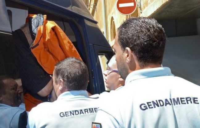 La chambre de l'instruction de la cour d'appel d'Aix-en-Provence a rejeté jeudi la nouvelle demande de remise en liberté de Jean-Claude Mas, fondateur de la société de prothèses mammaires PIP, a-t-on appris auprès du parquet. La chambre de l'instruction de la cour d'appel d'Aix-en-Provence a rejeté jeudi la nouvelle demande de remise en liberté de Jean-Claude Mas, fondateur de la société de prothèses mammaires PIP, a-t-on appris auprès du parquet.