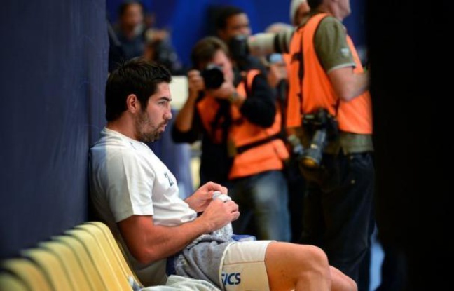 Les joueurs de handball de Montpellier interpellés dimanche, dont la star Nikola Karabatic, reconnaissent avoir parié lors d'un match, en violation de l'éthique sportive, mais démentent avoir truqué la rencontre, ont affirmé lundi leurs avocats. Les joueurs de handball de Montpellier interpellés dimanche, dont la star Nikola Karabatic, reconnaissent avoir parié lors d'un match, en violation de l'éthique sportive, mais démentent avoir truqué la rencontre, ont affirmé lundi leurs avocats.