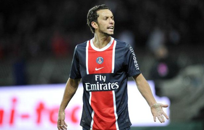 L'attaquant parisien Nenê, le 14 janvier 2012, au Parc des Princes. L'attaquant parisien Nenê, le 14 janvier 2012, au Parc des Princes.