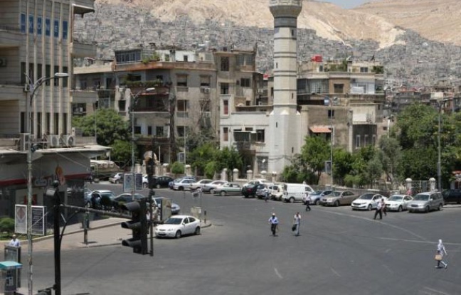 Les rebelles syriens ont annoncé le lancement d'une opération d'envergure contre les forces fidèles au régime, dans une nouvelle escalade du conflit qui a désormais atteint la capitale Damas, toujours en proie à des combats mardi. Les rebelles syriens ont annoncé le lancement d'une opération d'envergure contre les forces fidèles au régime, dans une nouvelle escalade du conflit qui a désormais atteint la capitale Damas, toujours en proie à des combats mardi.