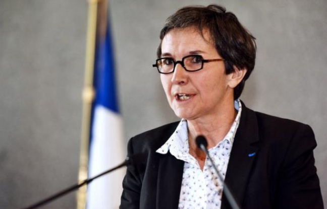 La ministre française de la Jeunesse et des sports Valérie Fourneyron a annoncé qu'"aucun membre du gouvernement ne sera aux matches en Ukraine" pour l'Euro-2012, jeudi à Reims avant le match amical de préparation France-Serbie. La ministre française de la Jeunesse et des sports Valérie Fourneyron a annoncé qu'"aucun membre du gouvernement ne sera aux matches en Ukraine" pour l'Euro-2012, jeudi à Reims avant le match amical de préparation France-Serbie.