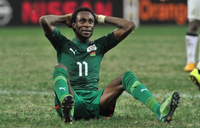 Le Burkina Faso, à peine qualifié pour la première finale de Coupe d'Afrique de son histoire, a fait appel du carton rouge reçu par Jonathan Pitroipa, un de ses meilleurs joueurs, lors de la demi-finale contre le Ghana mercredi (1-1 a.p., 3-2 t.a.b.). Le Burkina Faso, à peine qualifié pour la première finale de Coupe d'Afrique de son histoire, a fait appel du carton rouge reçu par Jonathan Pitroipa, un de ses meilleurs joueurs, lors de la demi-finale contre le Ghana mercredi (1-1 a.p., 3-2 t.a.b.).