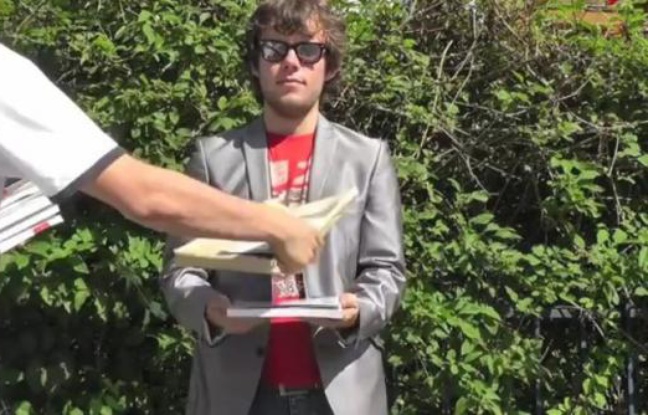 Capture écran d'une vidéo d"Antoine Walter candidat du parti Pirate dans la 1ère circonscription du Haut-Rhin. Capture écran d'une vidéo d"Antoine Walter candidat du parti Pirate dans la 1ère circonscription du Haut-Rhin.