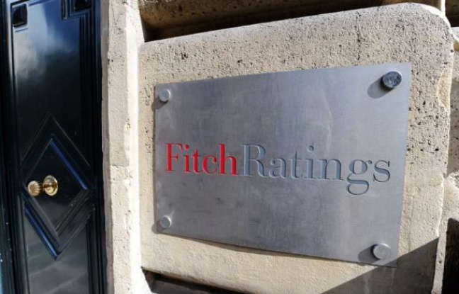 L'agence de notation Fitch a maintenu vendredi le "triple A" de la France, la meilleure note financière possible, toujours assortie d'une perspective négative, qui signifie qu'elle pourrait abaisser sa note en 2013. L'agence de notation Fitch a maintenu vendredi le "triple A" de la France, la meilleure note financière possible, toujours assortie d'une perspective négative, qui signifie qu'elle pourrait abaisser sa note en 2013.