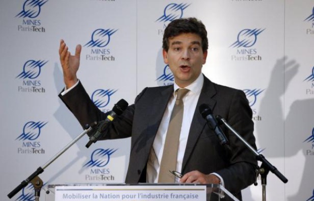 Le ministre du Redressement productif Arnaud Montebourg, qui s'est attiré de virulentes critiques de l'opposition et de l'actionnaire de PSA après avoir mis en cause la direction du constructeur automobile, défend mardi dans Libération sa méthode de "négociation franche". Le ministre du Redressement productif Arnaud Montebourg, qui s'est attiré de virulentes critiques de l'opposition et de l'actionnaire de PSA après avoir mis en cause la direction du constructeur automobile, défend mardi dans Libération sa méthode de "négociation franche".