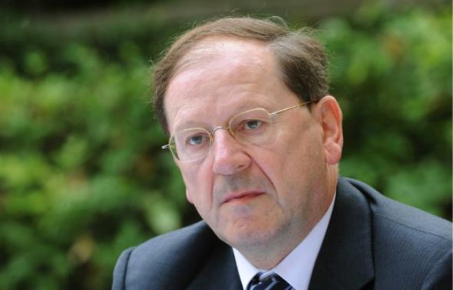 Hervé Novelli, secrétaire d'Etat au Tourisme, a réuni hier les professionnels du secteur pour évoquer les aides que le gouvernement pourrait leur apporter. Hervé Novelli, secrétaire d'Etat au Tourisme, a réuni hier les professionnels du secteur pour évoquer les aides que le gouvernement pourrait leur apporter.