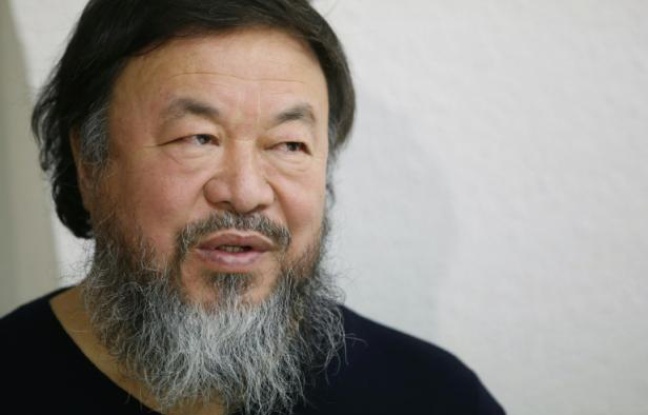 L'artiste chinois Ai Weiwei à Paris, le 13 janvier 2016 L'artiste chinois Ai Weiwei à Paris, le 13 janvier 2016