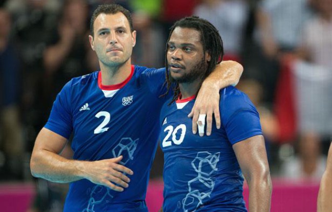 Jérôme Fernandez et Cédric Sorhaindo après la victoire de l'équipe de France de handball sur la Croatie en demi-finales des jeux Olympiques (25-22), le 10 août 2012 à Londres. Jérôme Fernandez et Cédric Sorhaindo après la victoire de l'équipe de France de handball sur la Croatie en demi-finales des jeux Olympiques (25-22), le 10 août 2012 à Londres.