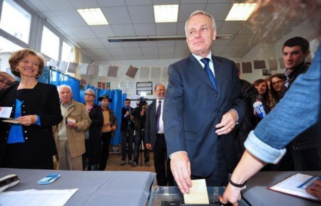 Le Premier ministre socialiste Jean-Marc Ayrault a été réélu dès le premier tour à Nantes dans la 3ème circonscription de Loire-Atlantique où il a été élu député sans discontinuer depuis 1988, a-t-on appris dans son entourage. Le Premier ministre socialiste Jean-Marc Ayrault a été réélu dès le premier tour à Nantes dans la 3ème circonscription de Loire-Atlantique où il a été élu député sans discontinuer depuis 1988, a-t-on appris dans son entourage.
