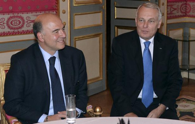 Pierre Moscovici (à g.) et Jean-Marc Ayrault, le 2 octobre à Paris. Pierre Moscovici (à g.) et Jean-Marc Ayrault, le 2 octobre à Paris.