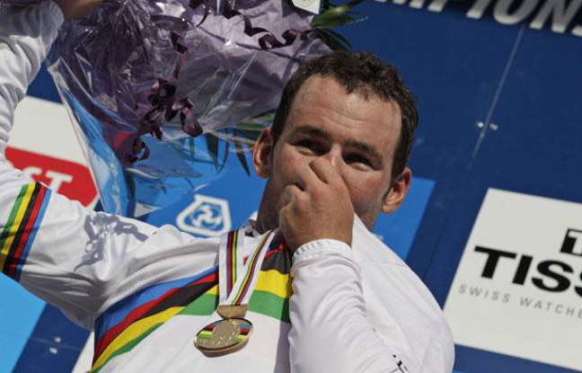 Le Britannique Mark Cavendish, le dimanche 25 septembre, sur le podium des championnats du monde, à Copenhague. Le Britannique Mark Cavendish, le dimanche 25 septembre, sur le podium des championnats du monde, à Copenhague.