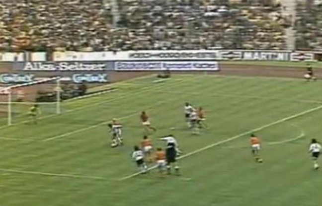 Capture d'écran de la finale du Mondial 74 entre l'Allemagne et les Pays-Bas Capture d'écran de la finale du Mondial 74 entre l'Allemagne et les Pays-Bas